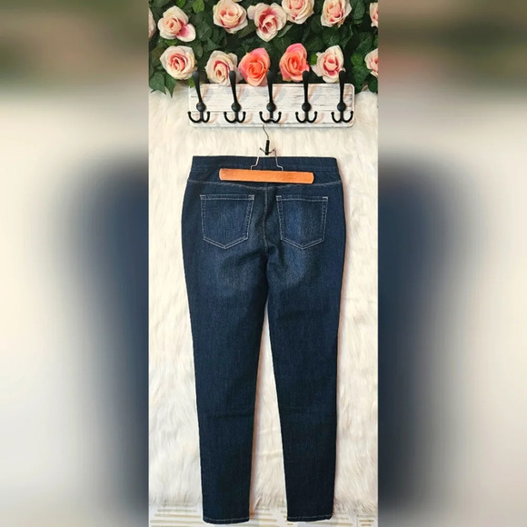 Basic Editions Classic Pull On Slim Fit Jeans - Picture 3 of 6